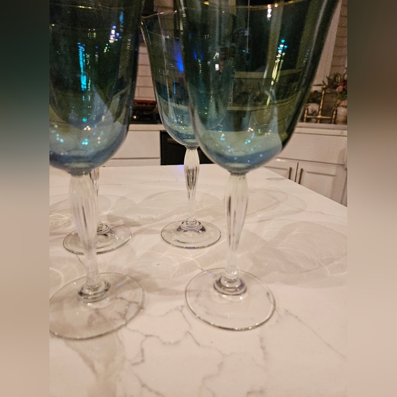 Crate & Barrel Edge Lyric Wine Glasses Set of 7 Like New - Picture 3 of 3